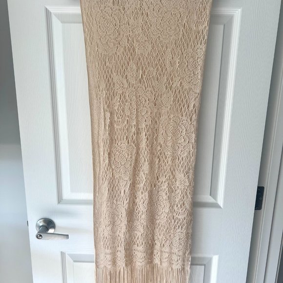 Made In Italy Designer Lace Shawl! - Picture 5 of 6